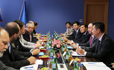 ລັດຖະມົນຕີກະຊວງຕຳຫຼວດ ເຈີນດ້າຍກວາງ ຢ້ຽມຢາມ ແລະ ເຮັດວຽກຢູ່ສ.ເຊັກ